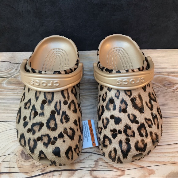 Crocs Classic Leopard Print Clog - Picture 7 of 16